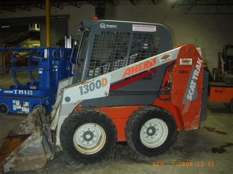 1300 c trak international skid steer loaders|scat 1300d wheel loader specs.